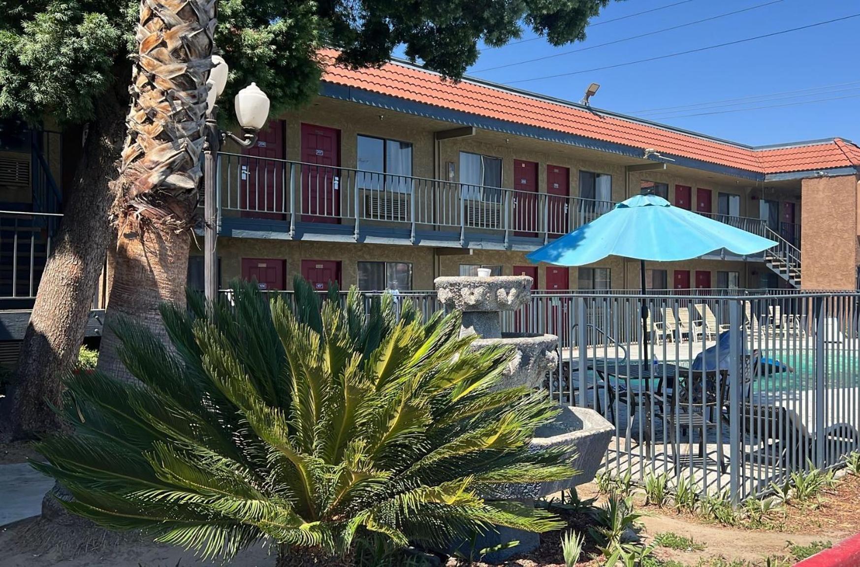 Fresno Inn Exteriör bild